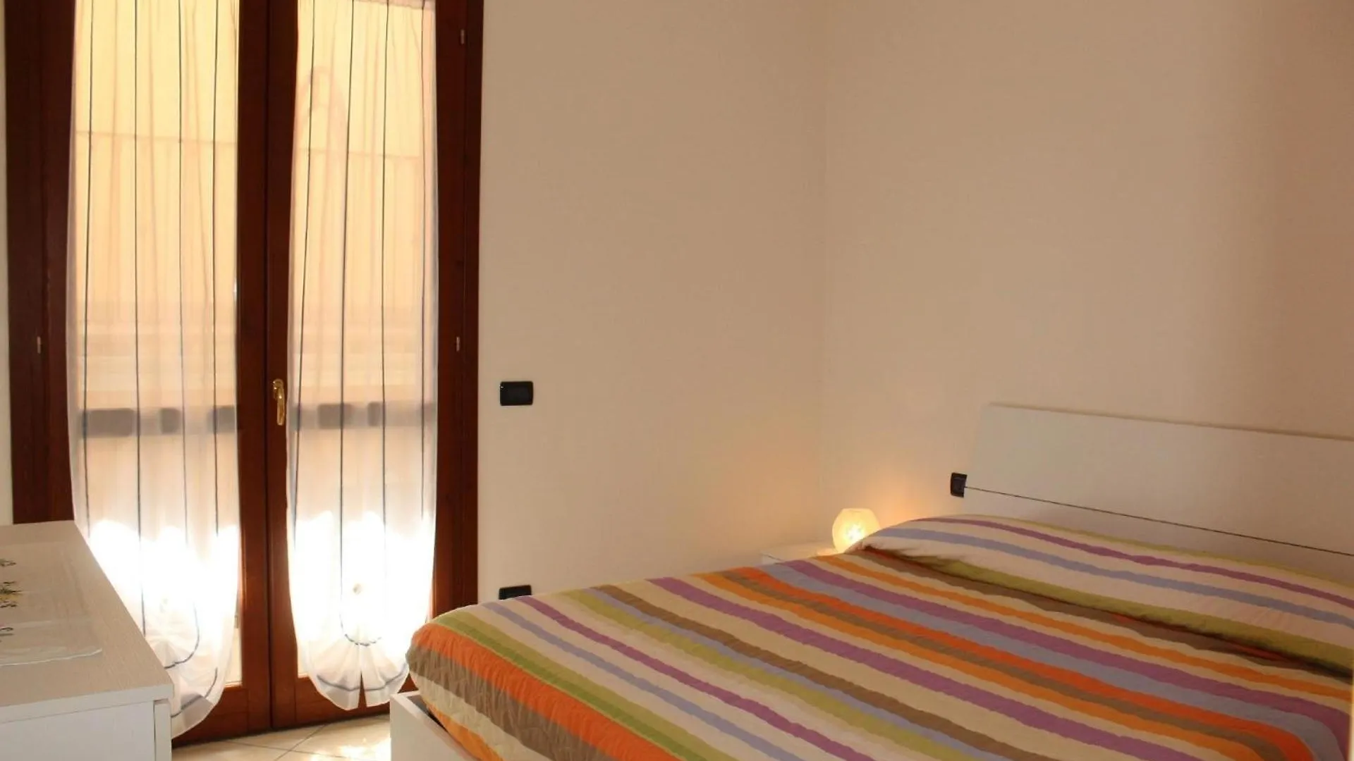Ganzes Apartment In Toscolano-Maderno Mit Privatparkplatz Und Seeblick Italy