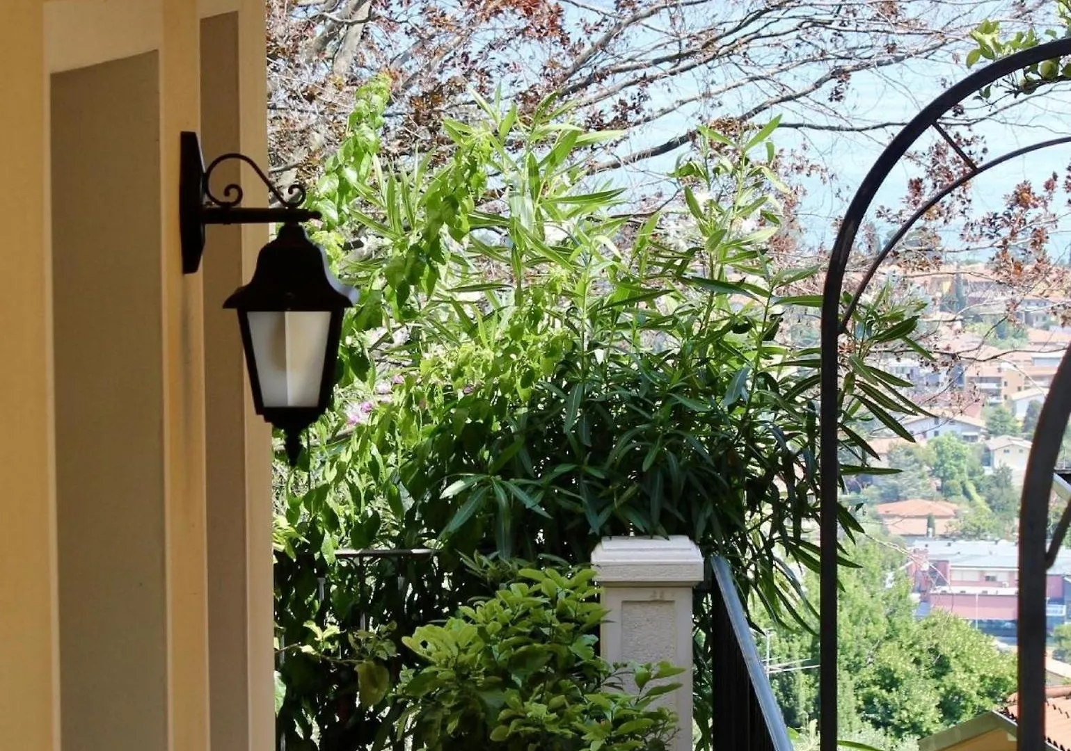 Ganzes Apartment In Toscolano-Maderno Mit Privatparkplatz Und Seeblick Italy